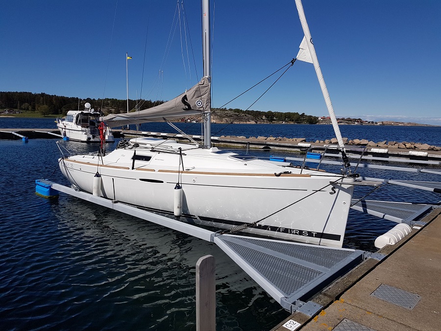 Sailboat Beneteau First 25S Performance 2016