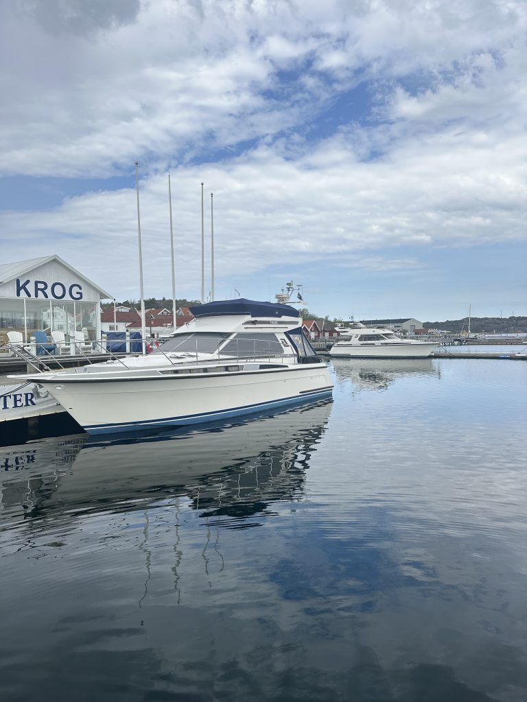 Storebro 420 Biscay 1995, new D6 engines 2009, the boat is in outstanding condition