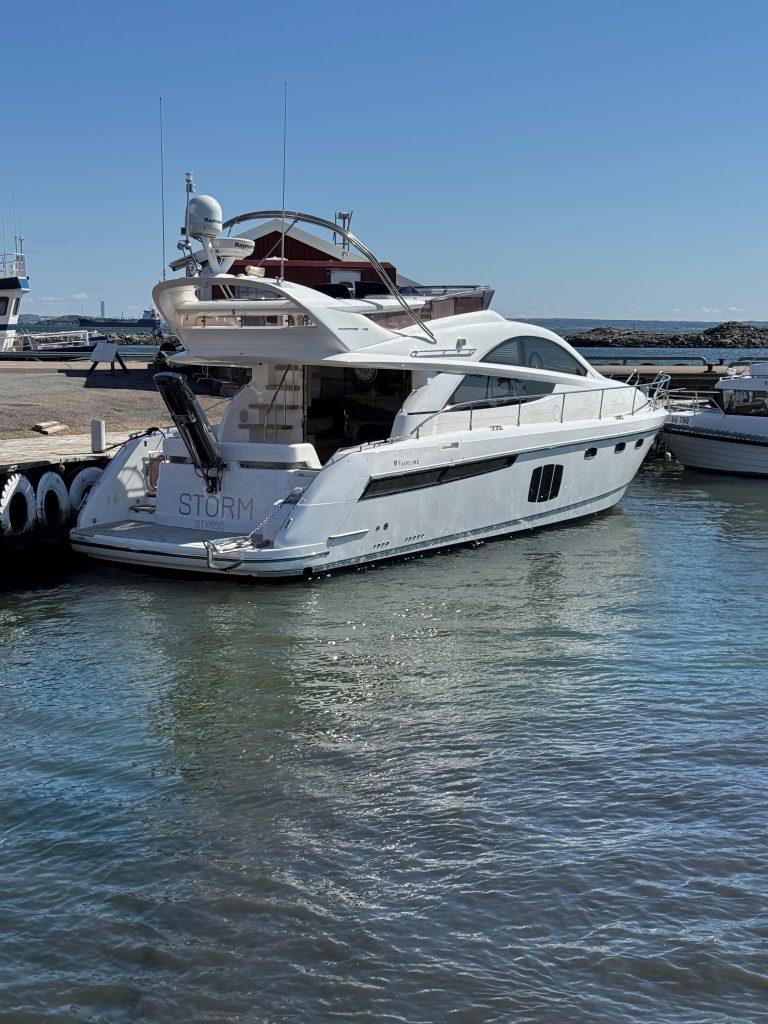Fairline 48 Phantom 2007 in very good condition
